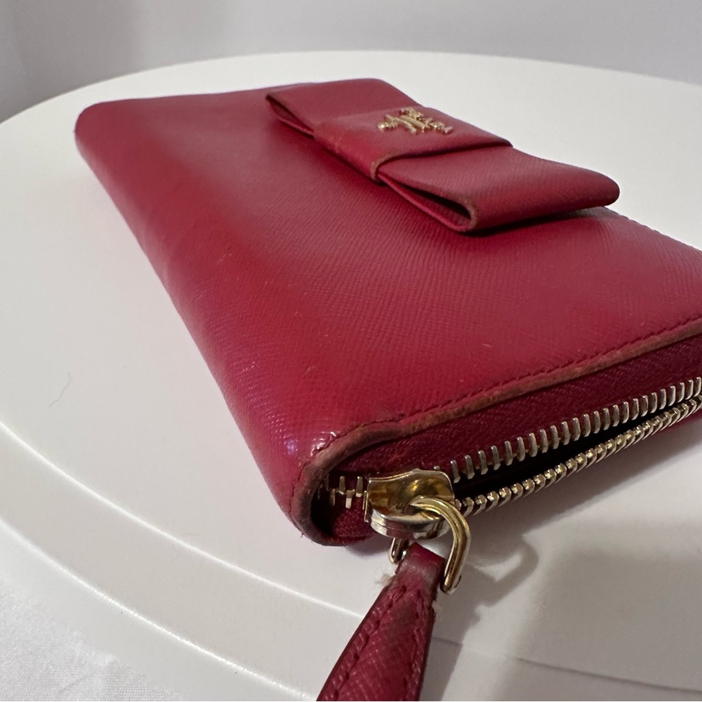 Fair Condition Prada wallet orangey/redish needs some work - Picture 13 of 14